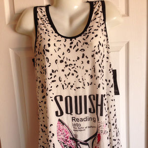 White Sleeveless Top With Pink High Heel Graphic